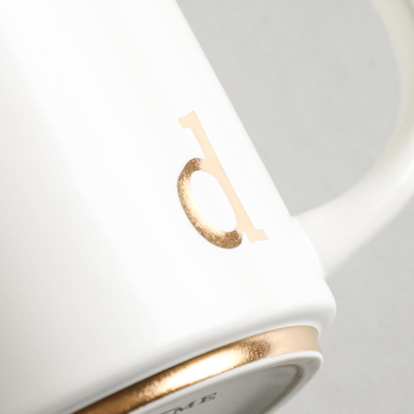 COLLECTIVE HOME - Monogram Ceramic Mugs, 15 oz Golden Initial Coffee Cups, Elegant Alphabet Tea Mugs, Elegant Personalized Mug with Gift Box, Luxurious Cups for Office and Home (d)