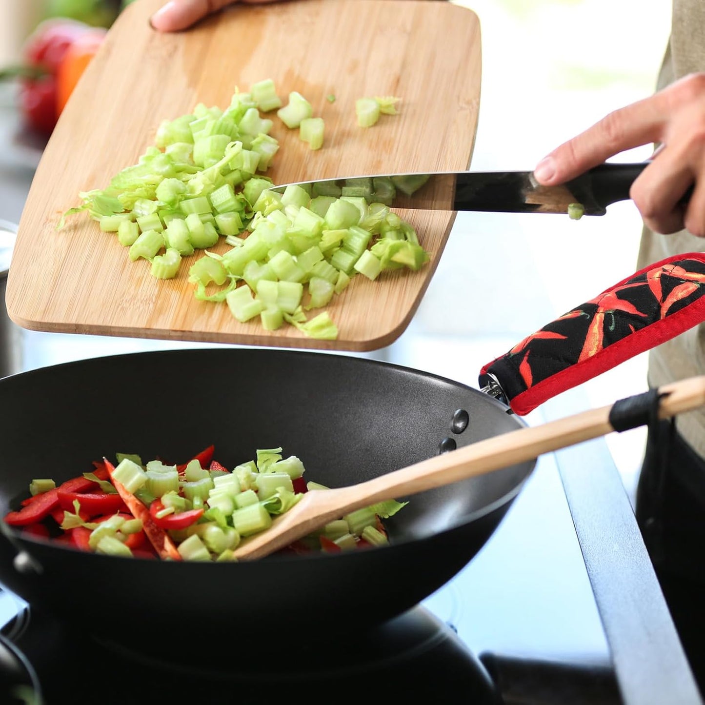 Patelai 4 Pcs Cast Iron Skillet Handle Covers Heat Resistant Pot Handle Covers Non Slip Cotton Pot Sleeves Holder Mitts Machine Washable for Kitchen Baking Cooking Cookwares(Plaid Style)