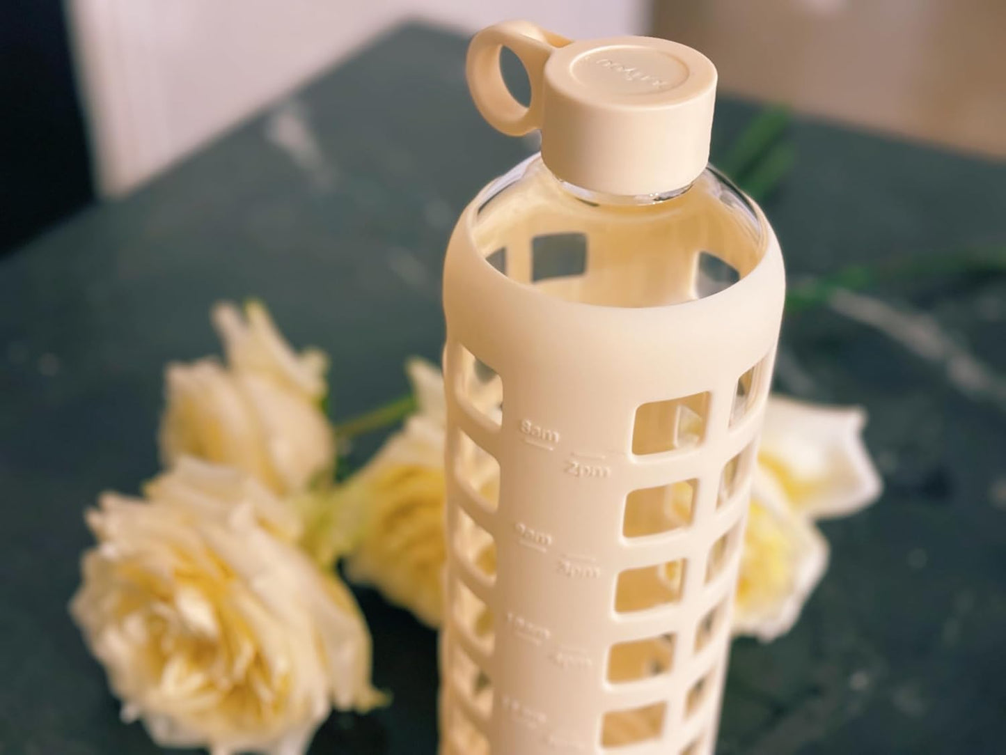 purifyou 40oz / 32oz / 22oz / 12oz Borosilicate Glass Water Bottle with Time & Volume Markers, Silicone Sleeve, Stainless Steel Lid – Reusable Glass Bottle for Water & Juice (32oz Pearled Ivory)