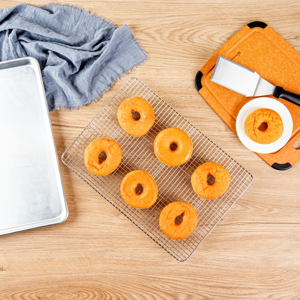 Restaurantware Met Lux 11.8 x 16.9 Inch Wire Baking Rack 1 Heavy-Duty Oven Wire Rack - Fits Half Size Sheet Pan Dishwashable Stainless Steel Cooling Rack Elevated Feet Oven-Ready Up To 575F