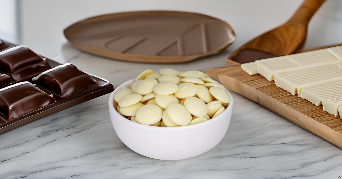 White Chocolate Coating Melting Wafers 5 LB- Creamy and Sweet Taste, Perfect for Molding, Dipping, Desserts, and Candy 80 Onuce (White Chocolate)