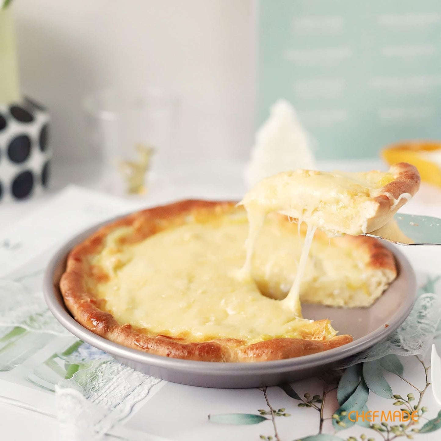 CHEFMADE 9-Inch Round Cake Pan, Non-Stick Pizza and Pie Bakeware for Oven Baking (Champagne Gold)