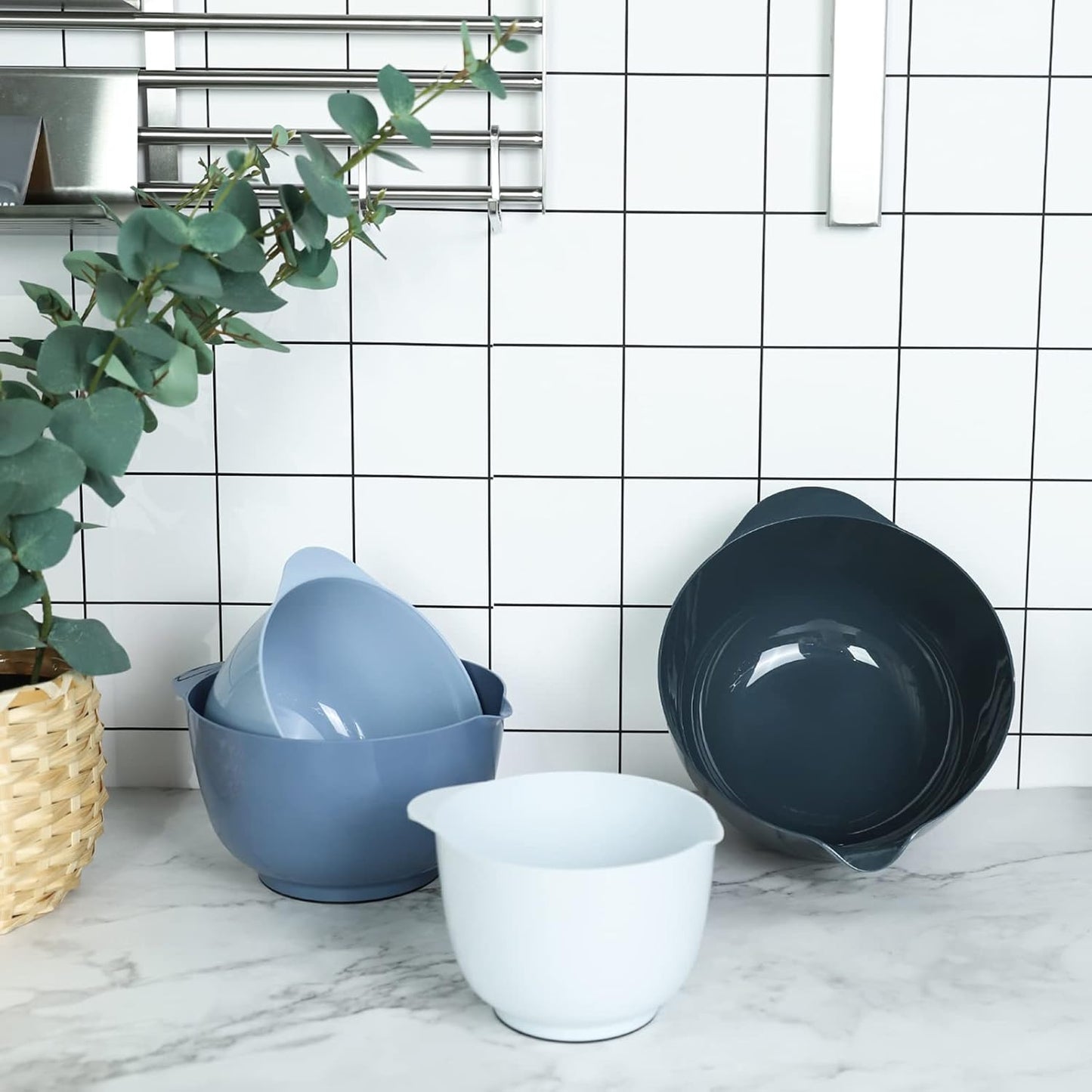 BoxedHome Nesting Plastic Mixing Bowl Set With Pour Spout, Microwave and Dishwasher Safe, BPA free Non-Slip Base, Set of 4 Size 1.7, 2.5, 3.5 and 4.5qt, Great for Prepping, Baking, Cooking (Haze Blue)