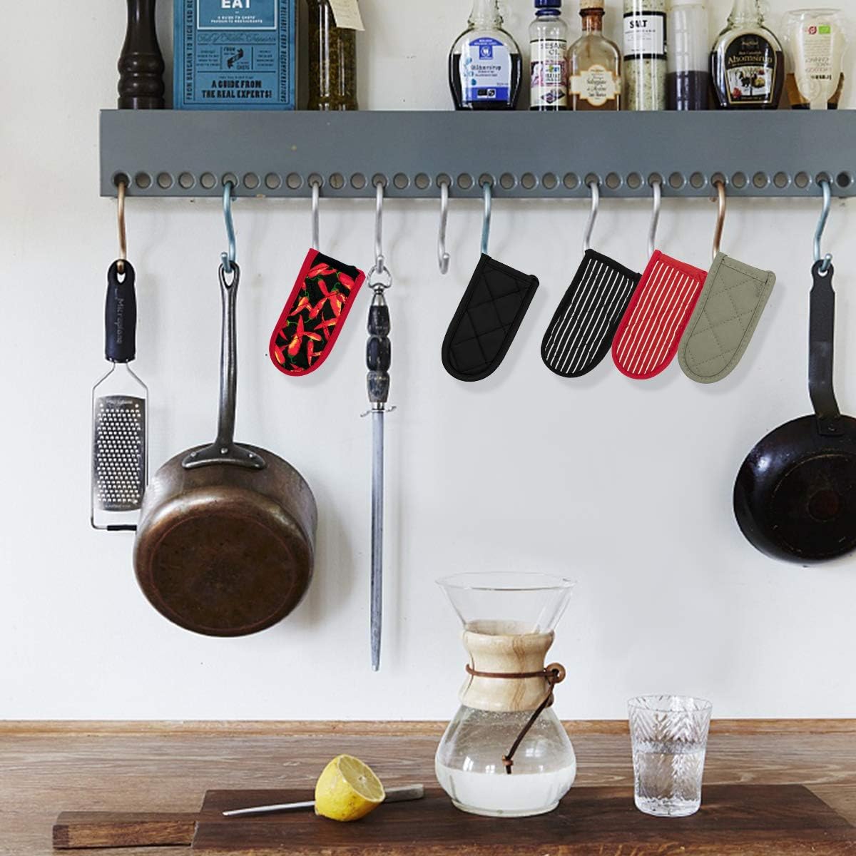 Evoio Cast Iron Skillet Handle Covers, Pan Pot Handle Covers Heat Resistant, Hot Handle Covers, Pan Pot Cast Iron Skillet Handle Holder Sleeves Mitt for Kitchen, BBQ and Baking Cookware (2-Pack Black)