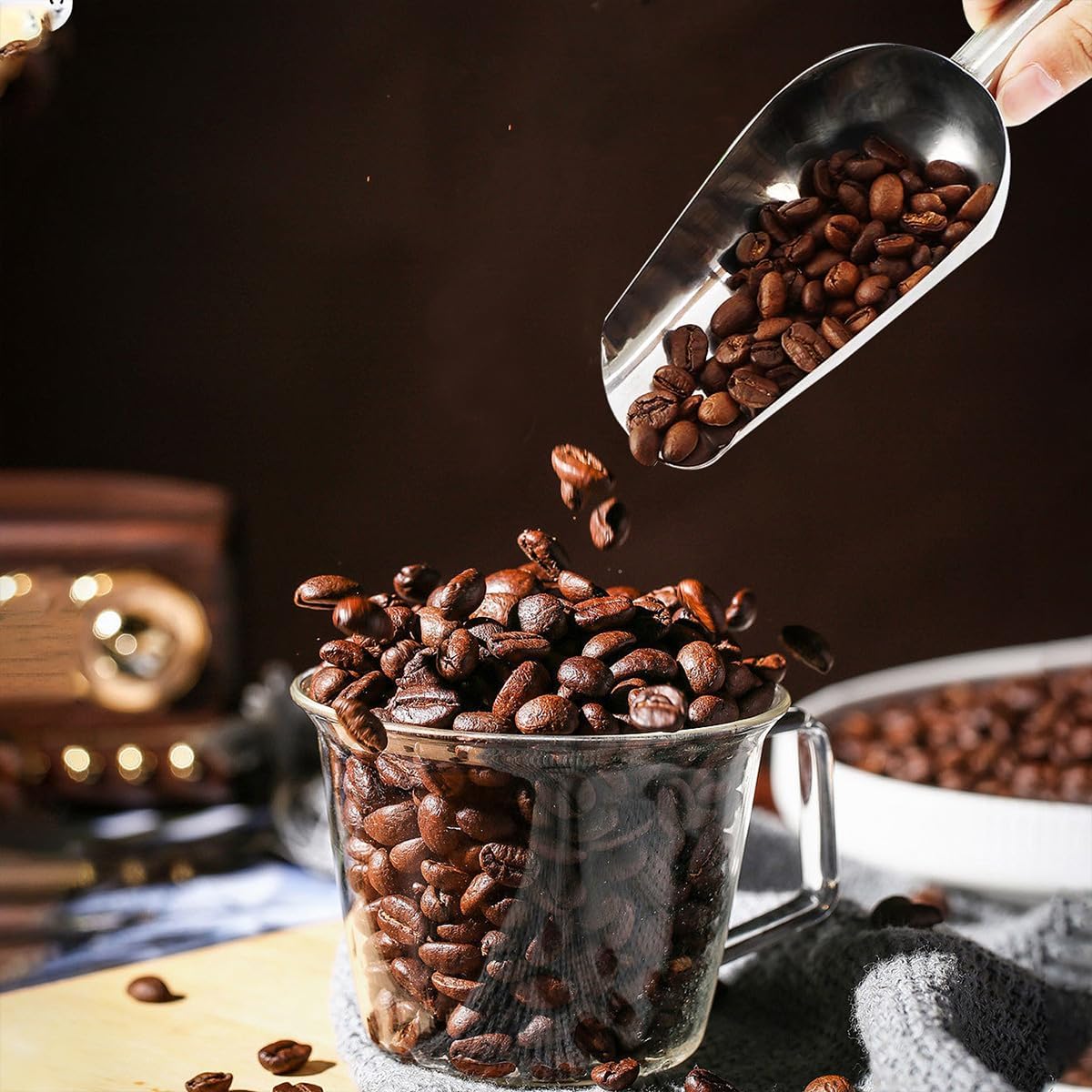 Metal Ice Scoop，Kitchen Ice Scooper for Ice Maker,Stainless Steel Small Ice Scooper for Freezer，Kitchen Gadgets Cookie Flour Pet Dog Food Scoop (silver, 8oz)