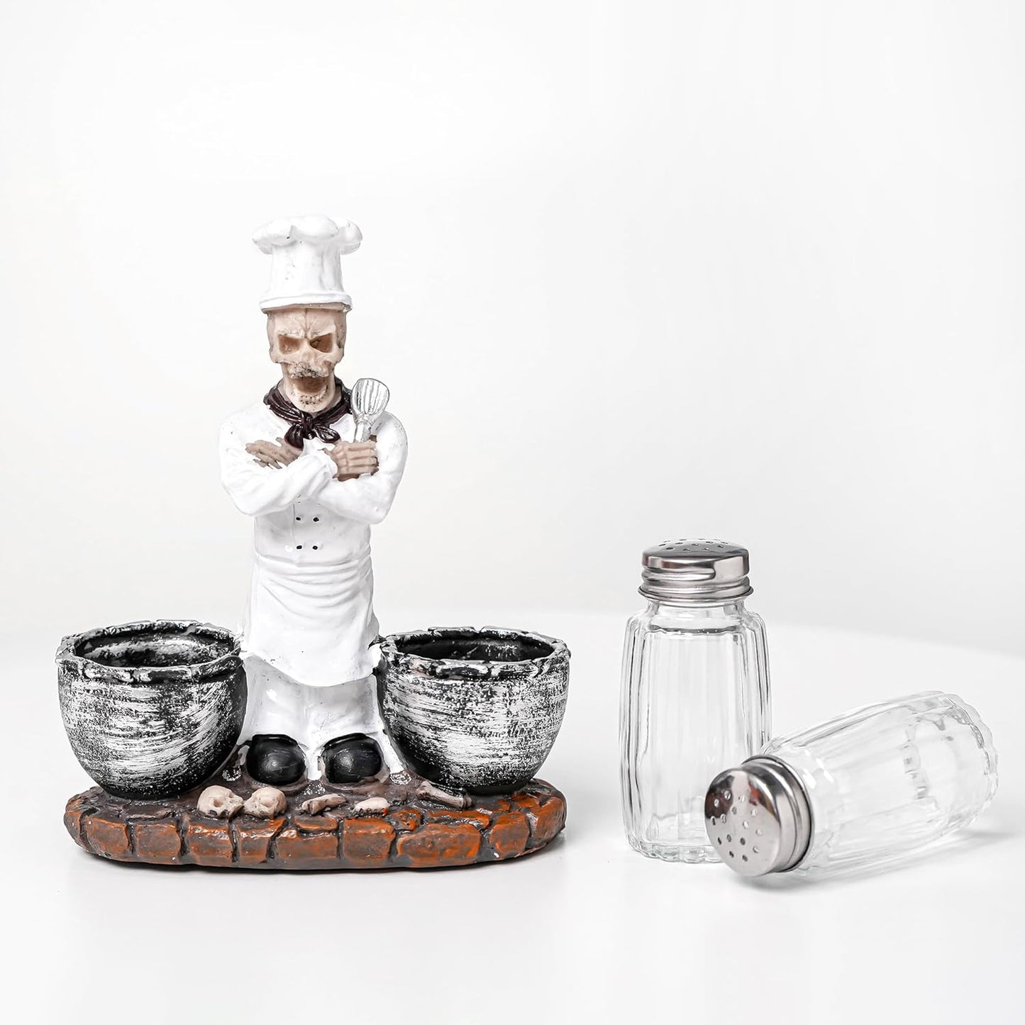 Decorative Salt and Pepper Shakers Set - Resin Skeleton Chef Figurine And Statues - Farmhouse Kitchen DéCor with Glass Spice Jars