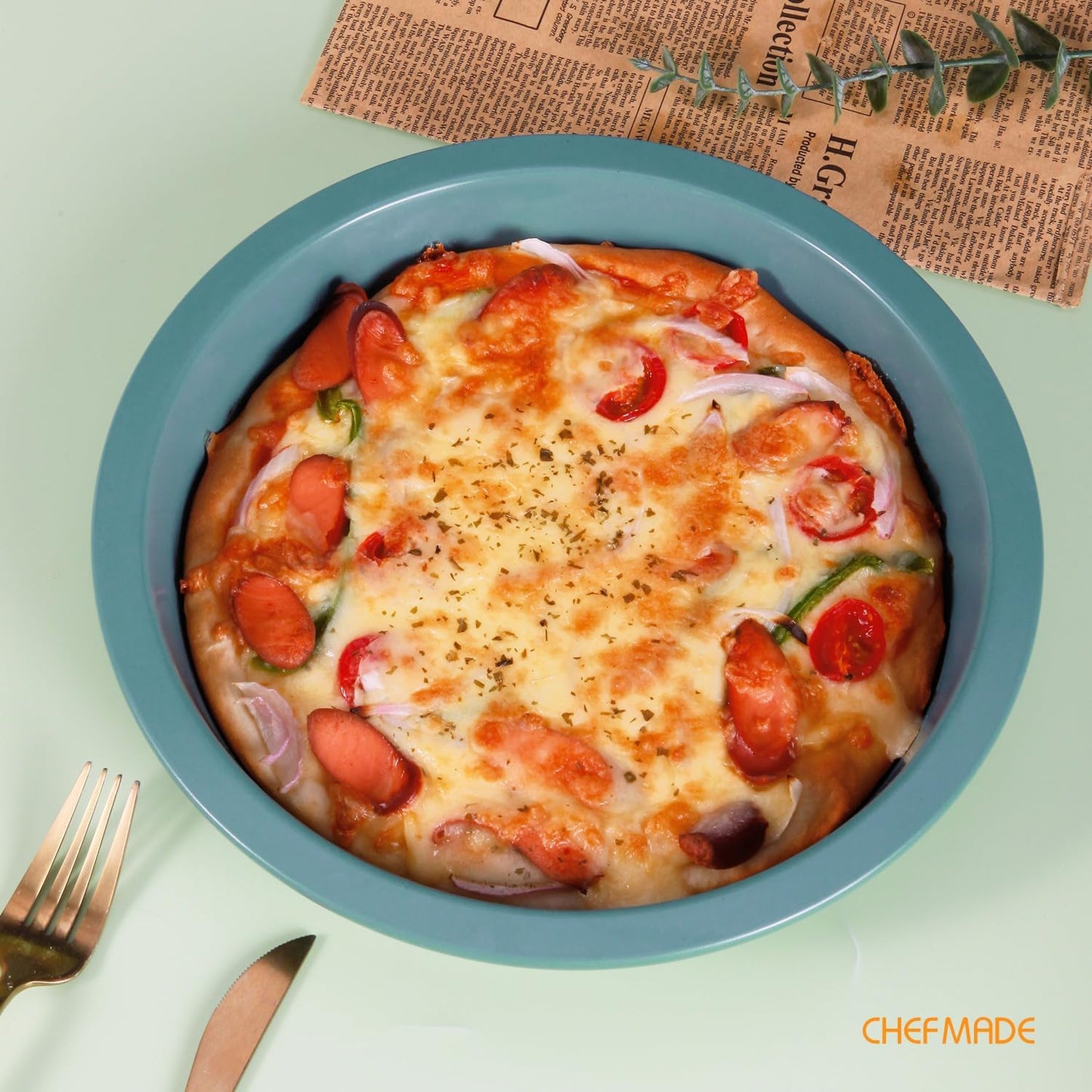 CHEFMADE Round Cake Pan, 9-Inch Non-Stick Pizza Pan and Pie Bakeware for Oven Baking (Green)