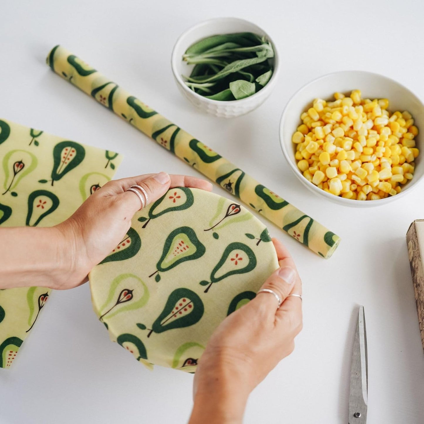 SUPERBEE Beeswax Wrap Roll XL, Reusable Beeswax Wrap for Food, Wrap Roll, Reusable Bees Wrap Paper for Wrapping Vegetables, Cheese Paper, Bowl Covers and Sandwich Wrapping Paper, Pears - 35x13"