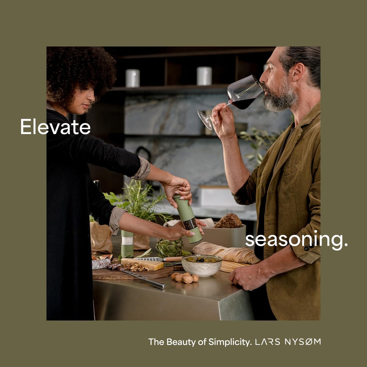 LARS NYSØM Salt and Pepper Grinder Set Manual, Stainless Steel Salt and Pepper Mills with Adjustable Ceramic Grinder I Design Spice Shakers (Black/White)