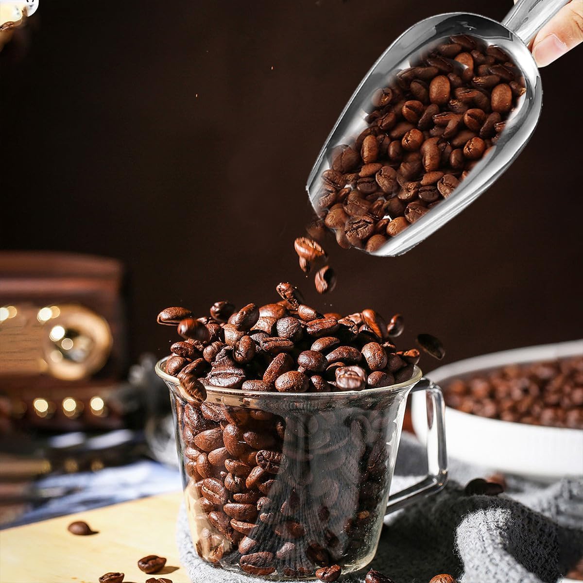 Metal Ice Scoop，Kitchen Ice Scooper for Ice Maker,Stainless Steel Small Ice Scooper for Freezer，Kitchen Gadgets Cookie Flour Pet Dog Food Scoop (Rainbow, 3oz)