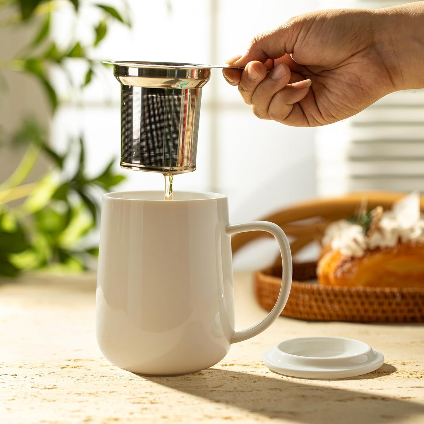 Sweese 20 OZ Porcelain Tea Mug with Infuser and Lid, Loose Leaf Tea Cup, Gifts for Tea Lover - White