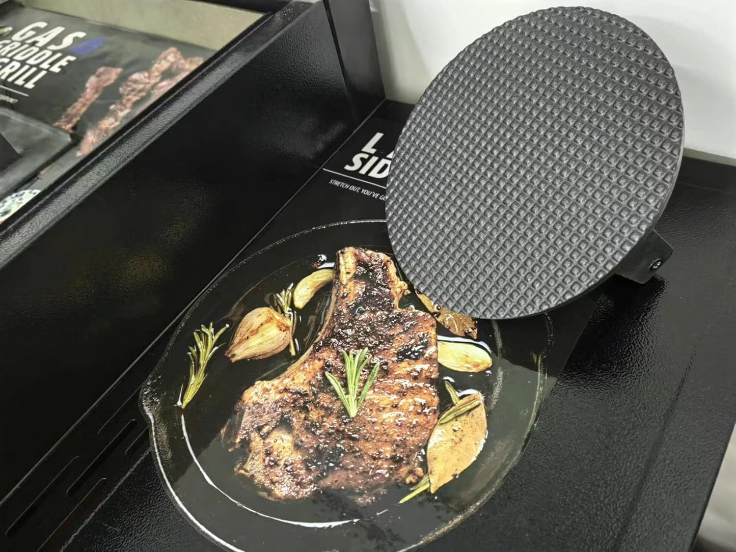 Burger Press 7.08" Round,Heavy-Duty Cast Iron Smash Burger Press Meat Steak With Wood Handle for Blackstone Camp chef Pitboss Weber Griddle Grills(Round)