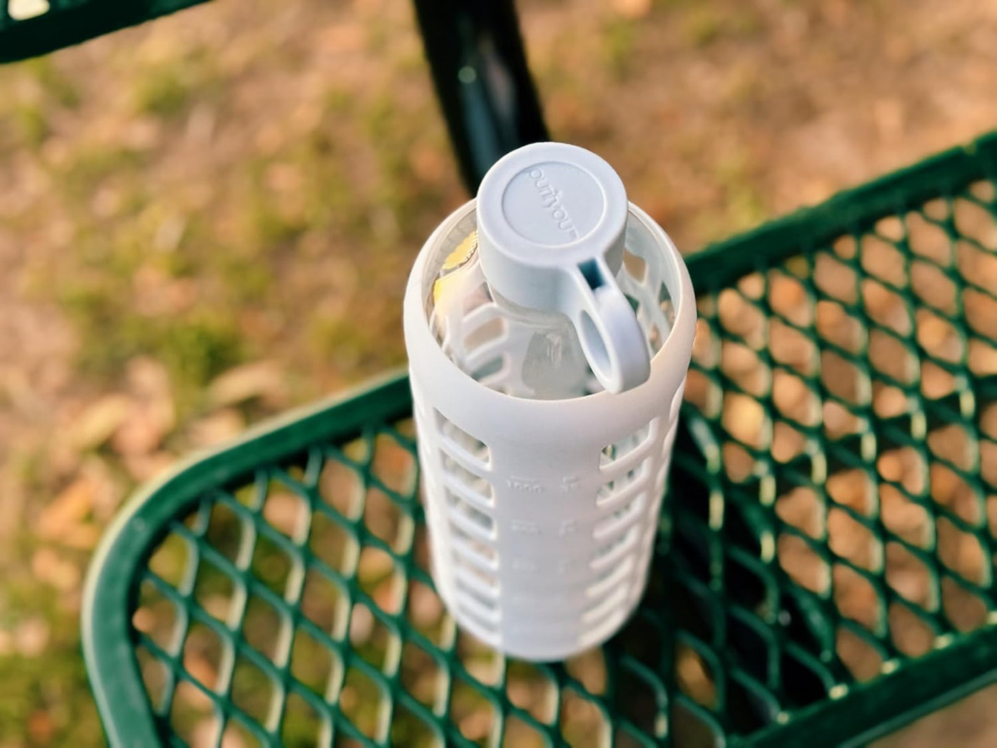 purifyou 40oz / 32oz / 22oz / 12oz Borosilicate Glass Water Bottle with Time & Volume Markers, Silicone Sleeve, Stainless Steel Lid – Reusable Glass Bottle for Water & Juice (22oz Ice Blue)