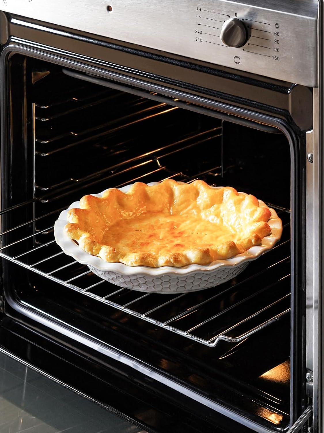 LE TAUCI Pie Pans for Baking 9 Inch, Ceramic Pie Plate for Apple Pie, Round Baking Dish Oven Safe, Embossment Housewarming Wedding Present - 36 OZ, Set of 1, Honey Comb, Arctic White