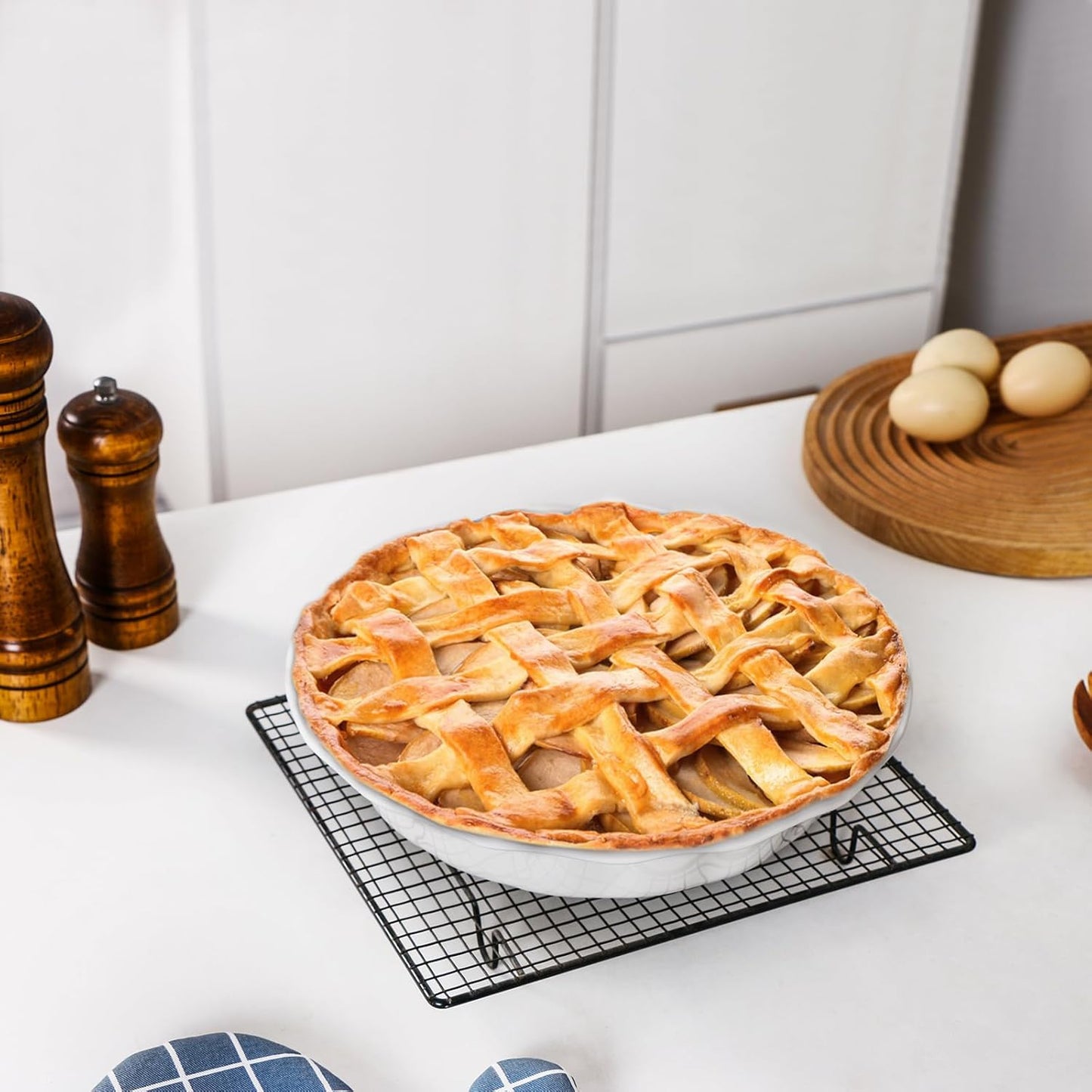 Lareina Ceramic Pie Pans for Baking, 9 Inch Deep dish pie plates with Ruffled Edge for Apple Pie, Durable Pie Dish, Non-Stick, Oven & Dishwasher Safe, Set of 2, White