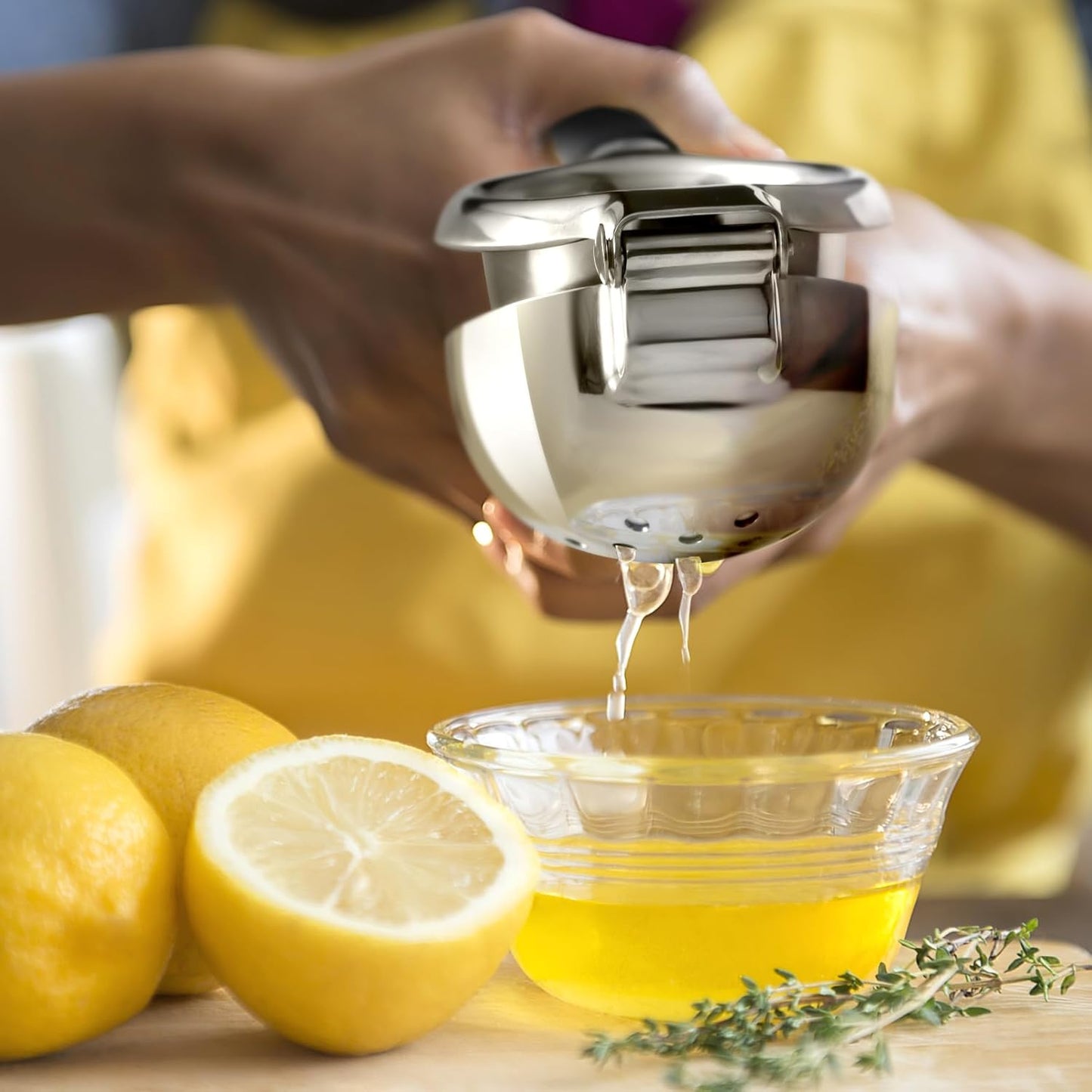 Lemon Squeezer, Sopito Stainless Steel Citrus Squeezer with Mesh Strainer Heavy Duty Lemon Press with Large Metal Bowl for Seedless Juicing, Non-Slip Grip Design Manual Juicer
