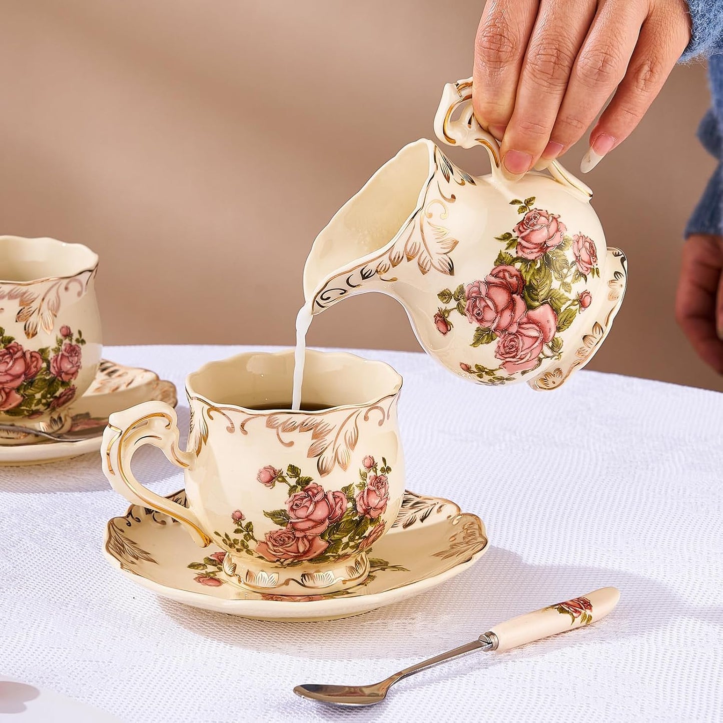 YOLIFE Ceramic Sugar and Creamer Set, Vintage Porlcelain Pitcher Creamer Sugar Bowl with Lid, Pink Rose Floarl Golden Leaves Edge