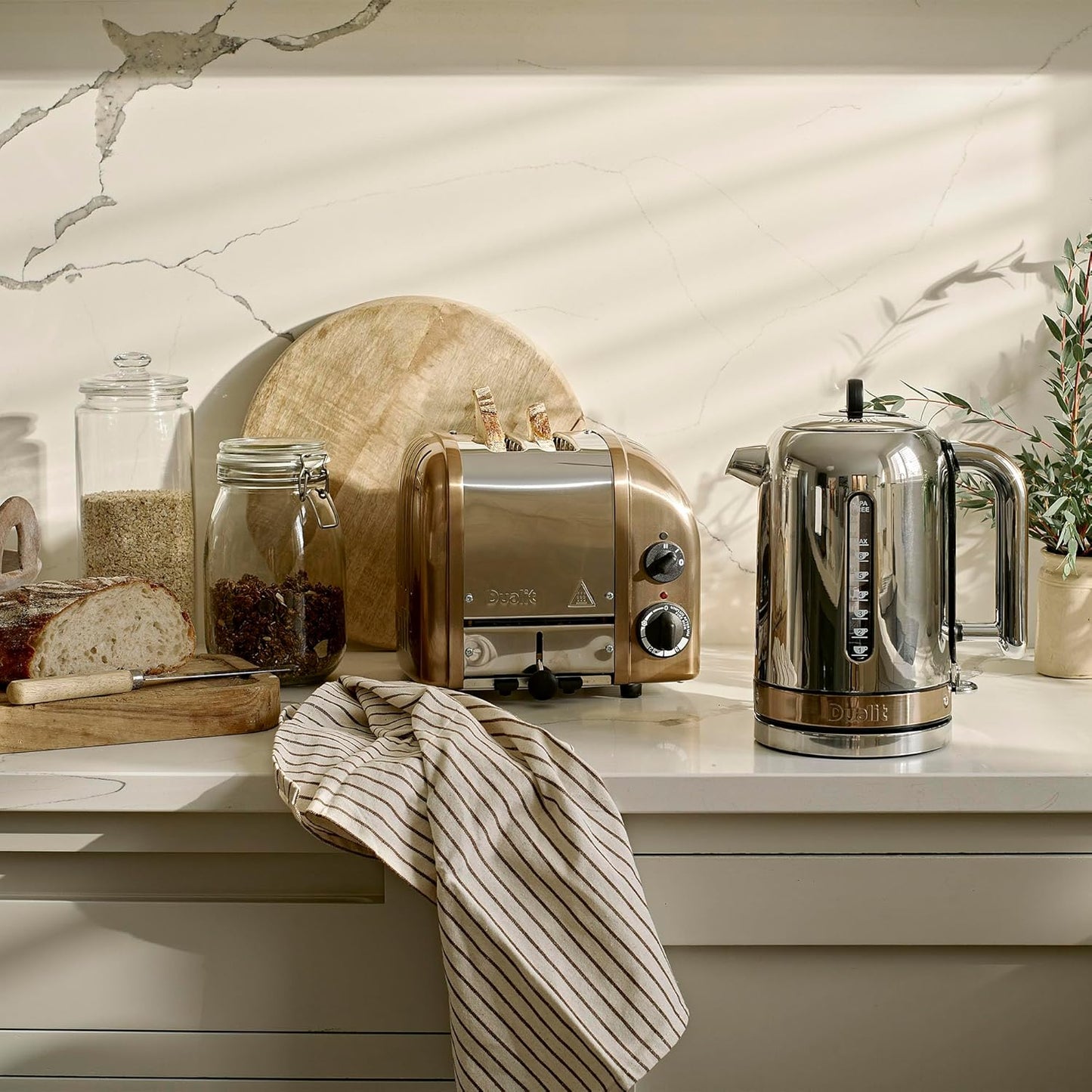 Dualit Classic 2 Slice NewGen Toaster - Stainless Steel - Hand Built in the UK - Replaceable ProHeat elements - Defrost Bread - Mechanical Timer - Copper Classic Toaster