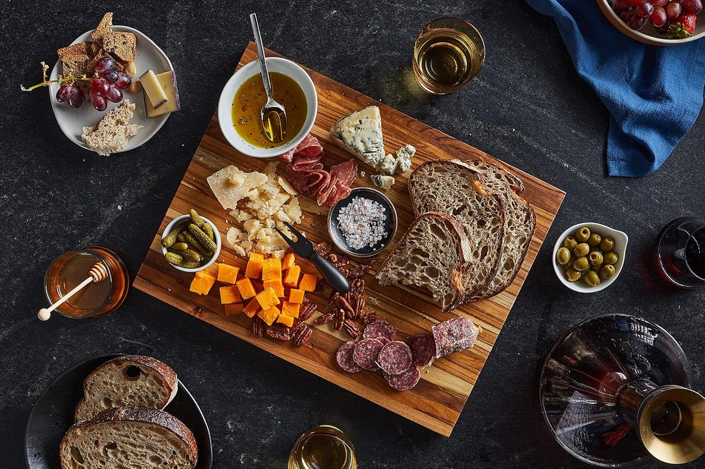 Sonder Los Angeles, Large Teak Wood Cutting Board for Kitchen with Juice Groove, Reversible Charcuterie Butcher Block 18x14x1.25 in (Gift Box Included)