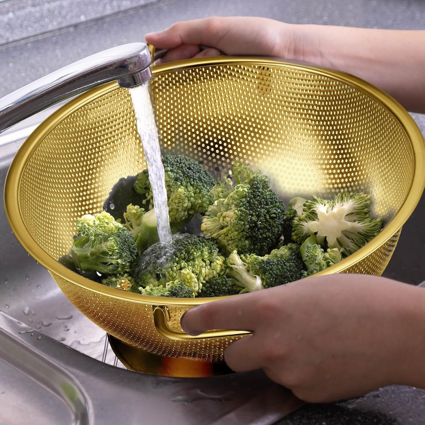 Bokon 3 Pcs Stainless Steel Colander Set Colander Bowl and Sieves 1/3/5 Quart Metal Mesh Strainer Net Basket with Handles Food Spaghetti Strainer for Kitchen Draining Pasta Rinsing(Gold)