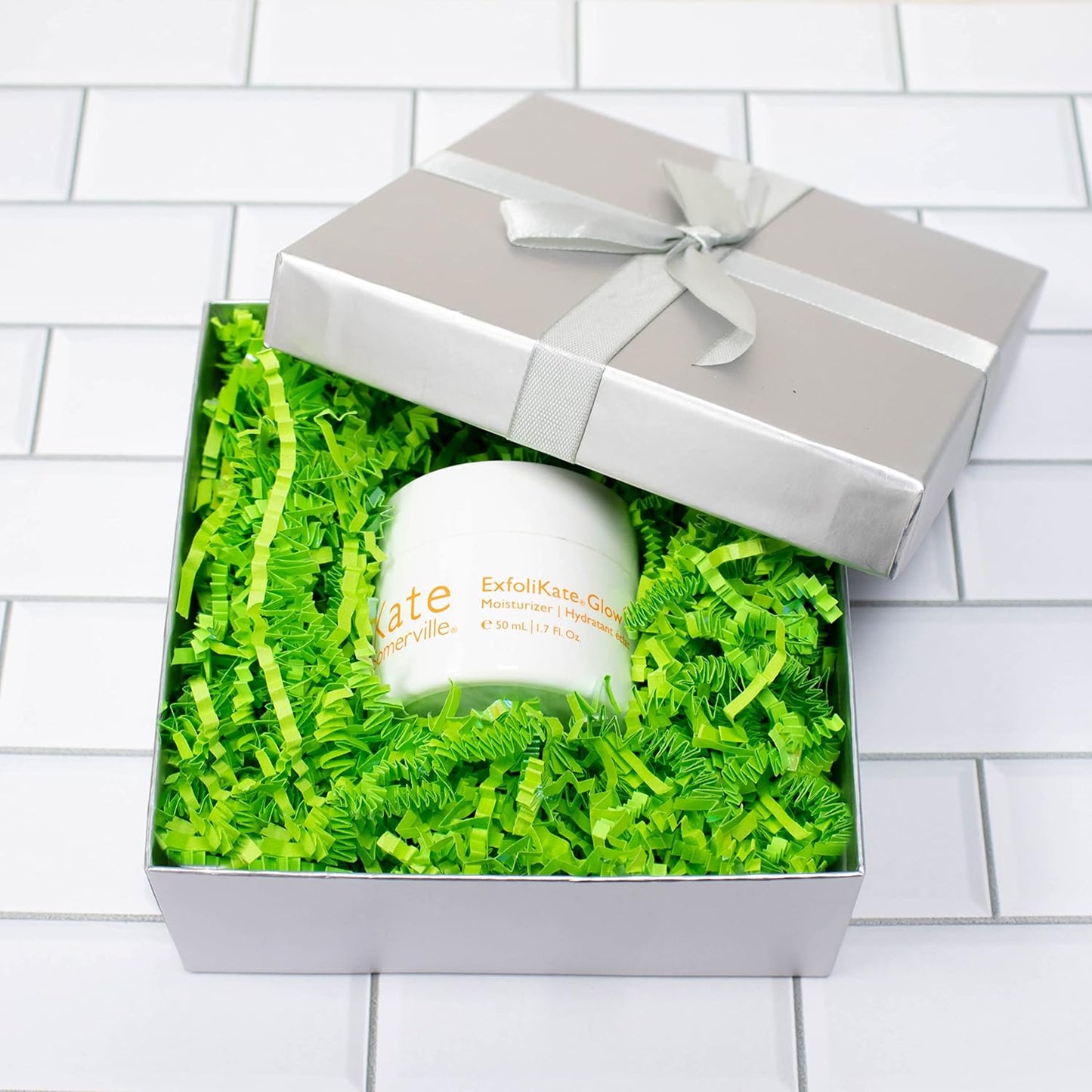 MagicWater Crinkle Cut Paper for Gift Baskets - 2LB - Diamond Lime - Perfect for Shredded Paper Filler, Basket Filler, Gift Boxes, Bridesmaid Gifts, Halloween Stuffers & More – Ideal for All Occasions