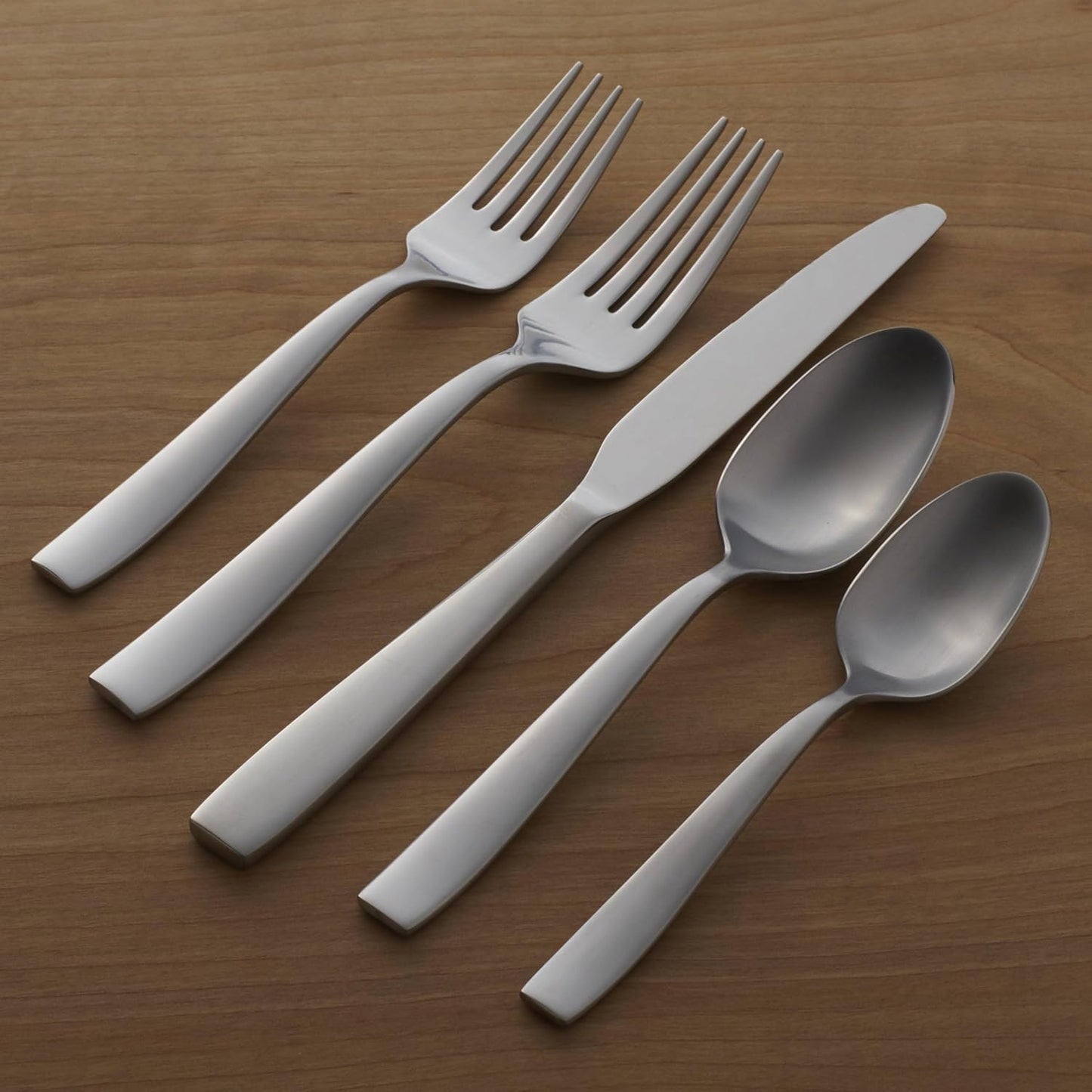 Oneida Everdine Everyday Flatware, 20 Piece, Service for 4, 18/0 Stainless Steel, Silverware Set
