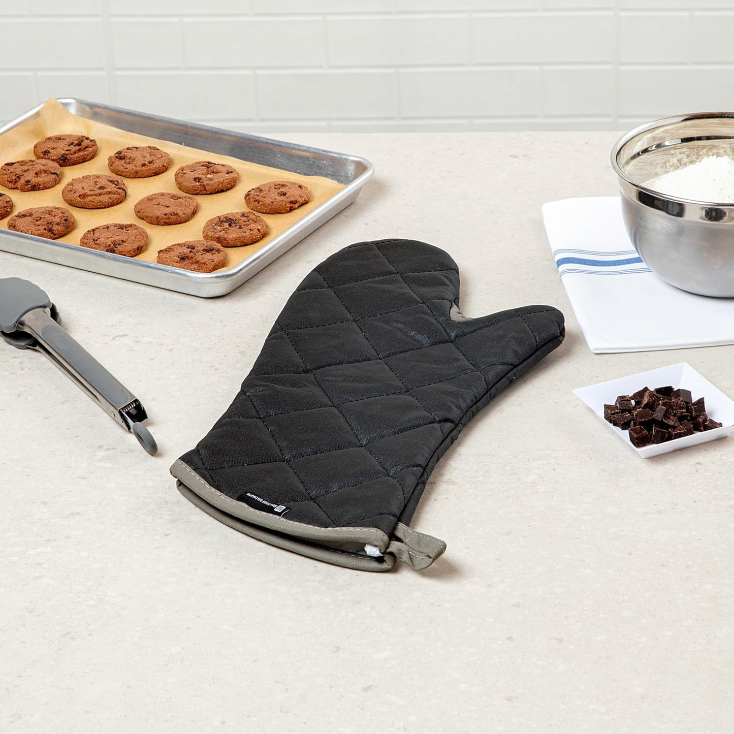 Restaurantware 17 x 8 Inch Heavy-Duty Oven Mitt 1 Flame Retardant Heat-Resistant Mitt - With Thumb Guard Hanging Loop Black Cotton Quilted Oven Mitts Heat-Resistant For Cooking And Baking