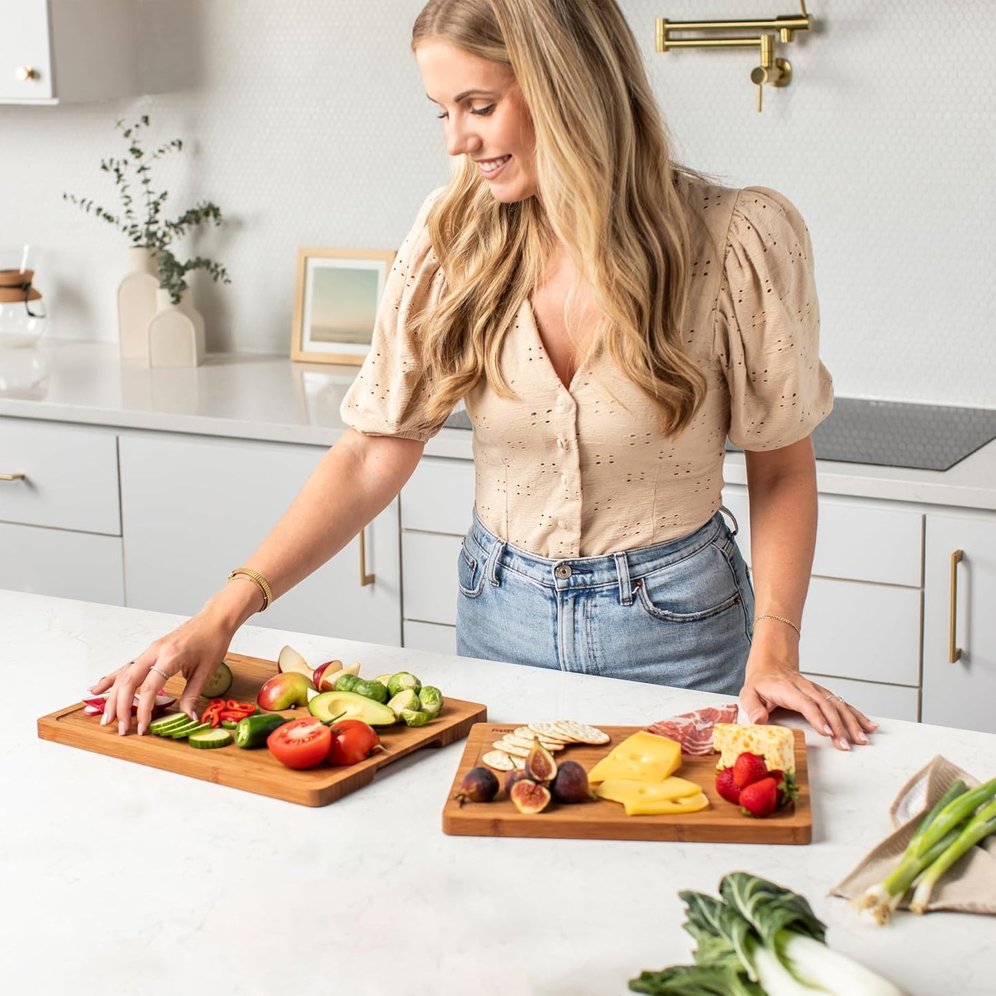 SMIRLY Bamboo Cutting Boards, Brown Bamboo Wood Cutting Board for Kitchen, Set of 2 Medium -Small & Deep Juice Groove, Butcher Block for Chopping Meat, Charcuterie Cheese Tray, Kitchen Gadgets