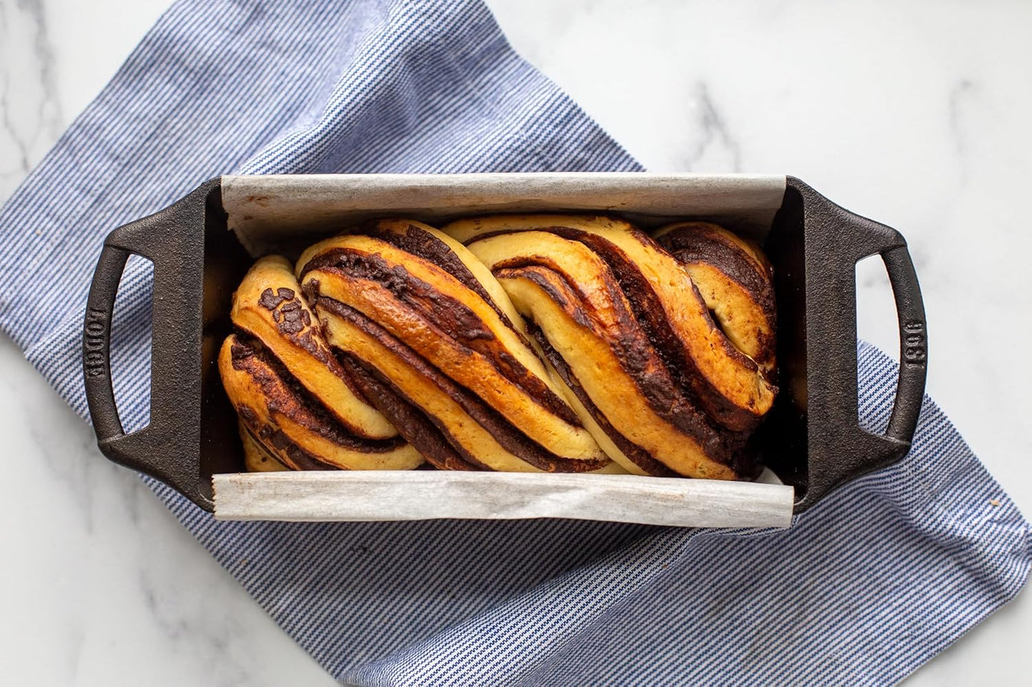 Lodge Cast Iron Loaf Pan 8.5x4.5 Inch, Black