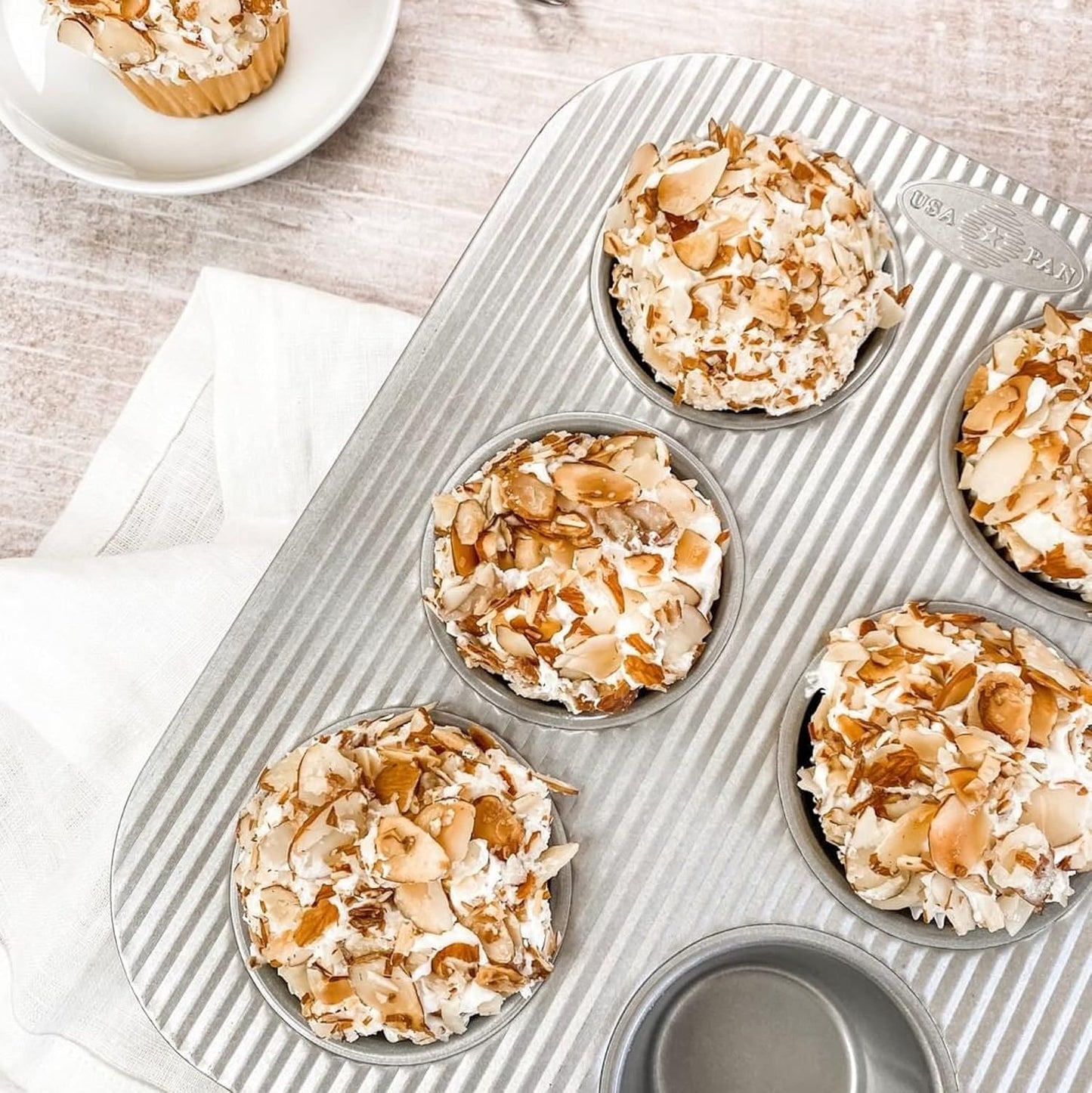 USA Pan Jumbo Texas Muffin Pan, 6 Well, Nonstick & Quick Release Coating, Aluminized Steel