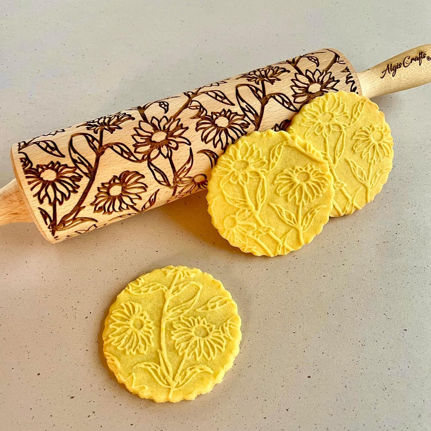 Embossing Rolling Pin GOLDEN DAISIES with Ornamental Bloom Pattern – Dough and Clay Roller for Embossed Cookies and Pottery - Cookie and Ceramic Stamp - Baking Gifts for Women by Algis Crafts