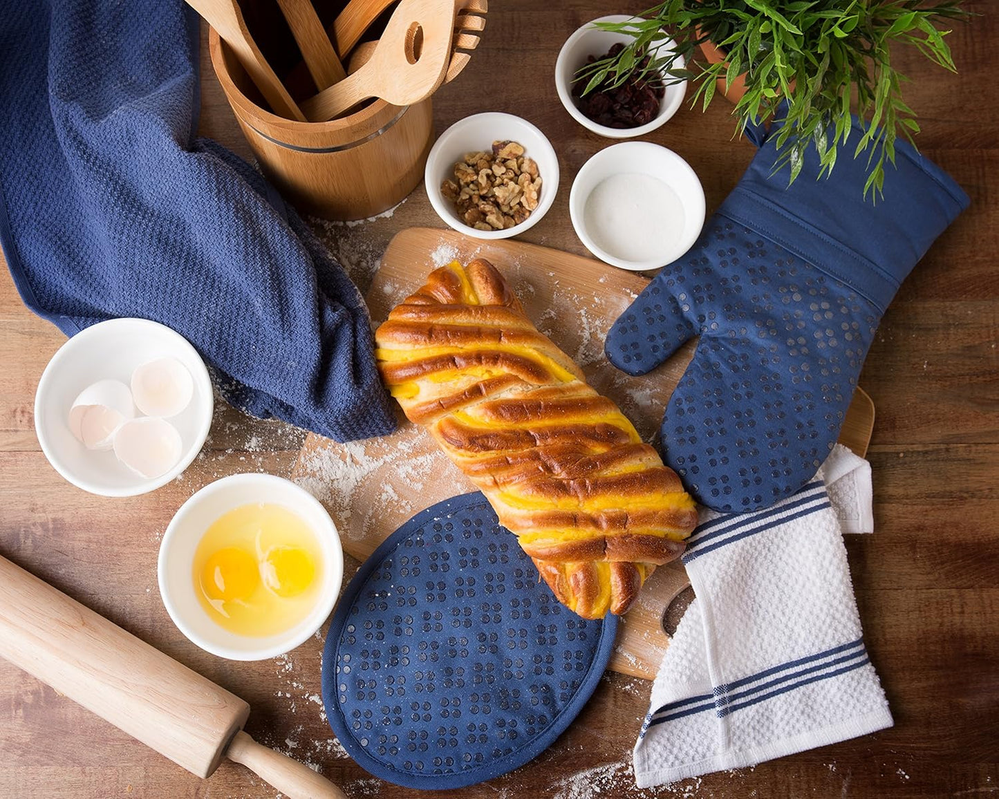Sticky Toffee Oven Mitt and Pot Holder Set of 3 – Dark Blue Non-Slip Silicone Kitchen Hot Pads and Mitts, 100% Cotton Shell, Oeko-Tex Cotton